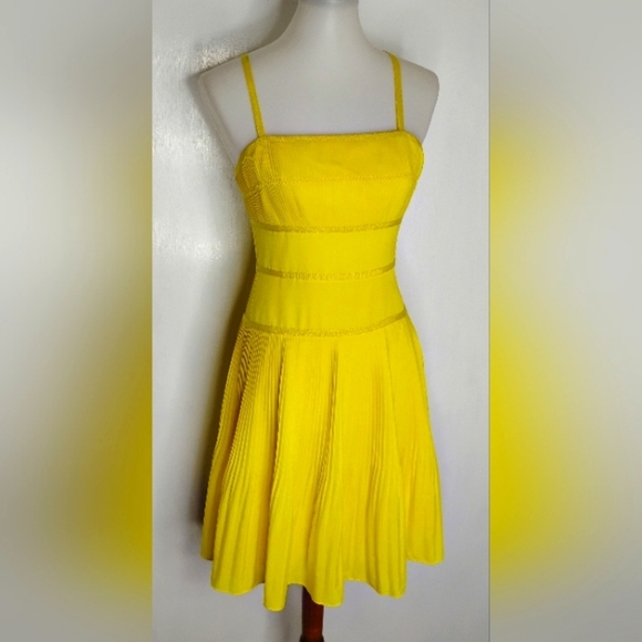 BRIGHT LIGHT YELLOW RETRO DRESS - Picture 1 of 7